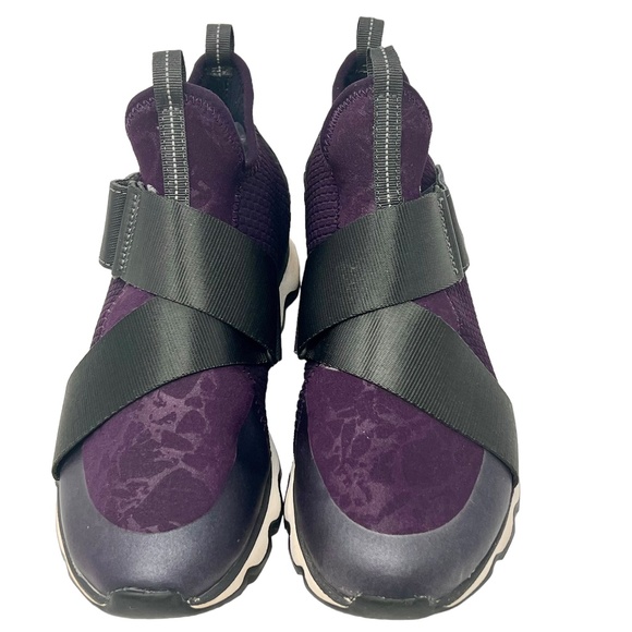 Sorel women's Kinetic Dark Plum Sneakers Size 9 - Picture 3 of 15